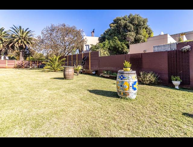 9 BEDROOM FREESTANDING FOR SALE IN MILNERTON CENTRAL
